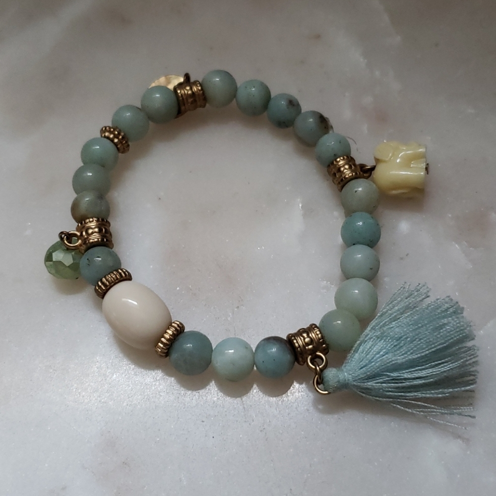 Turquoise bead bracelet